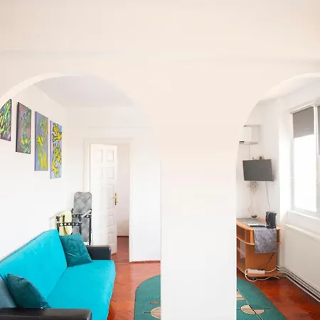 Central Apartment *