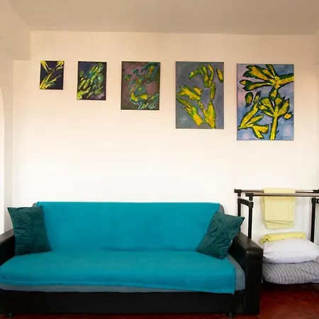 Central Apartment *